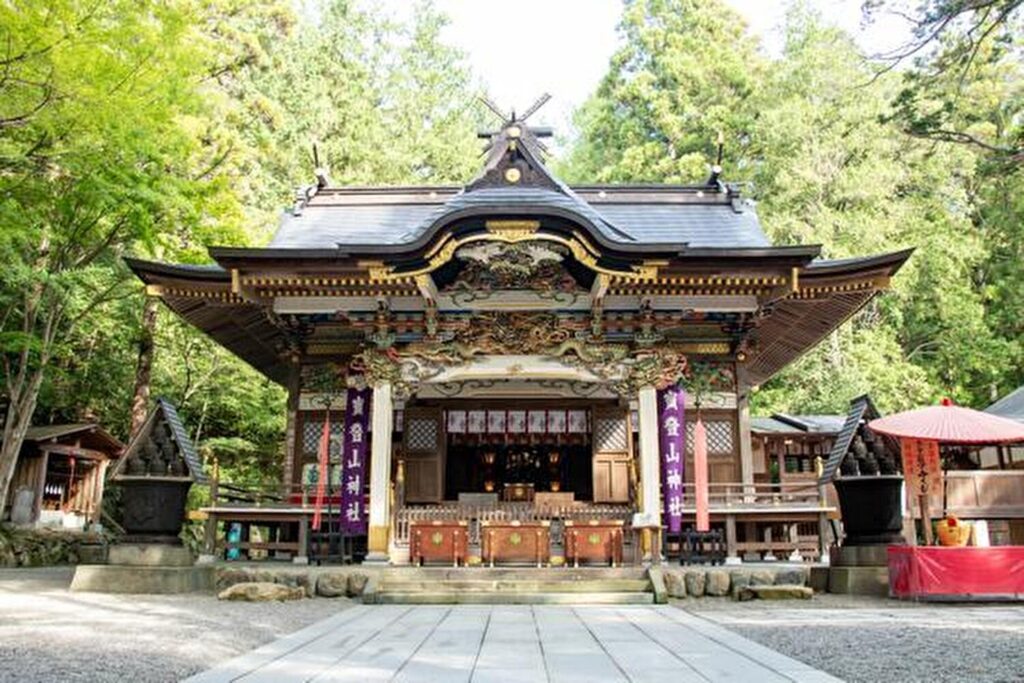 寳登山神社